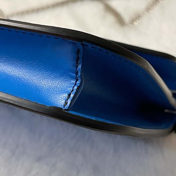 Prada - Picture 7 of 9